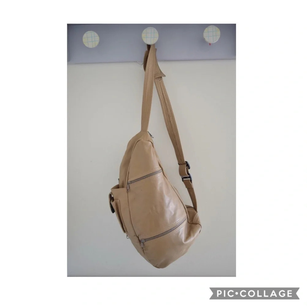 Hand made leather back pack - Picture 2 of 8